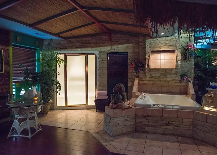 Mariaggi'S Theme Suite & SpaSpa Hotel